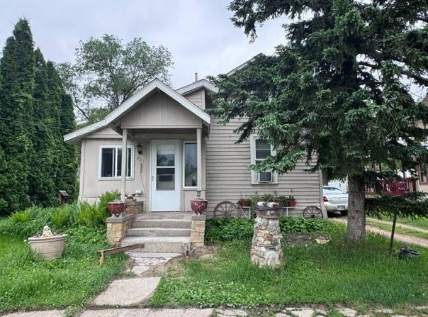 321 W 9th Ave, Webster, SD 57274