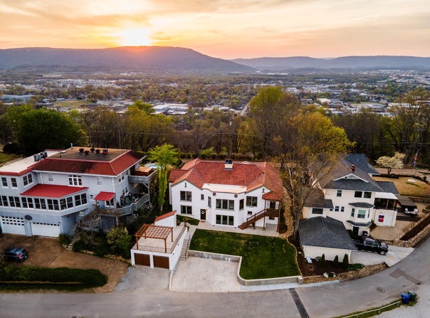 458 S Crest Road, Chattanooga, TN 37404
