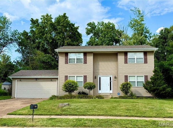 330 Whitehall Drive, Ballwin, MO 63021