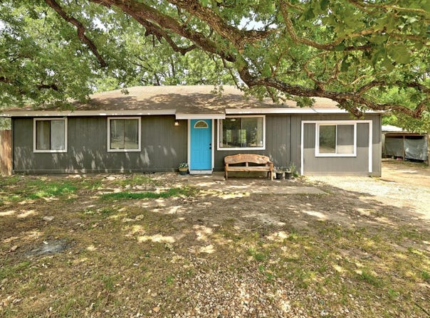 136 Shadow Oak DR, Bastrop, TX 78602