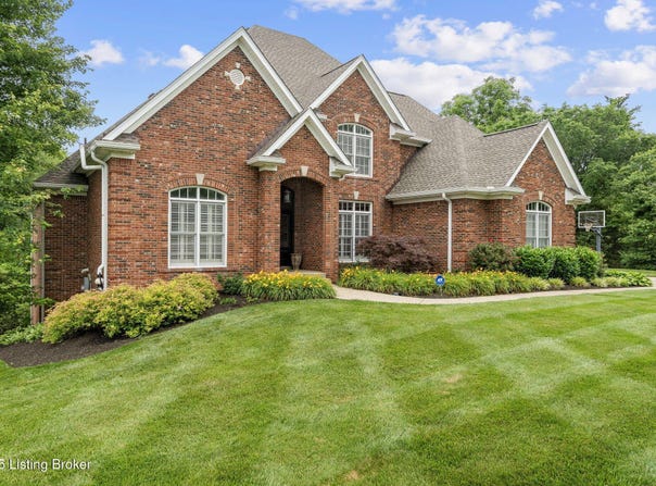 1701 Sylvan Cir, Goshen, KY 40026