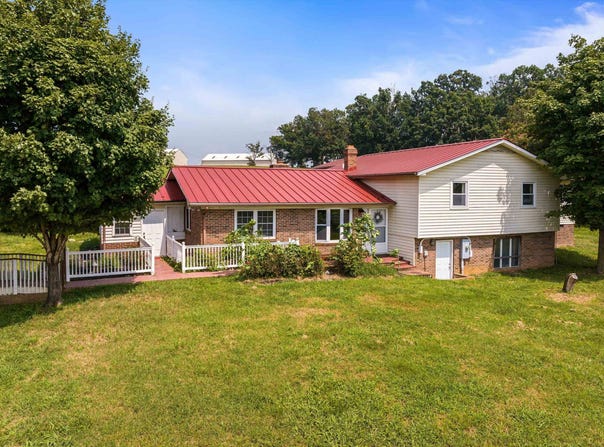3839 LAWYER RD, MCGAHEYSVILLE, VA 22840