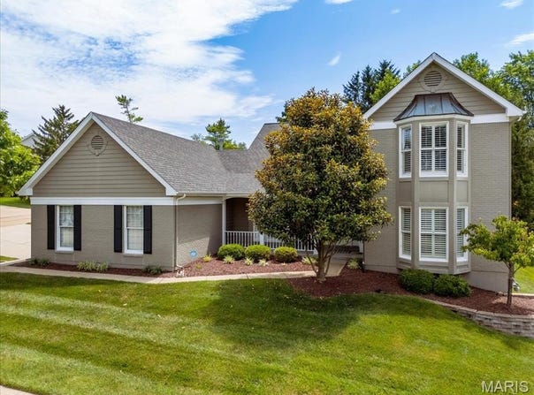 318 Berry Bush Court, Wildwood, MO 63011