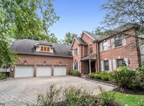 136 Tappan Rd, Norwood Boro, NJ 07648-1724