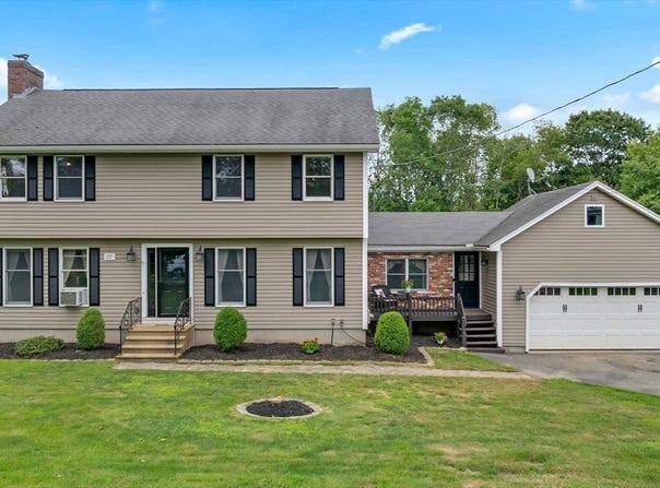 157 Podunk Rd, Sturbridge, MA 01566