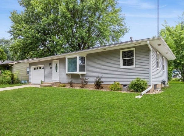 1810 California Ave, IA 52240