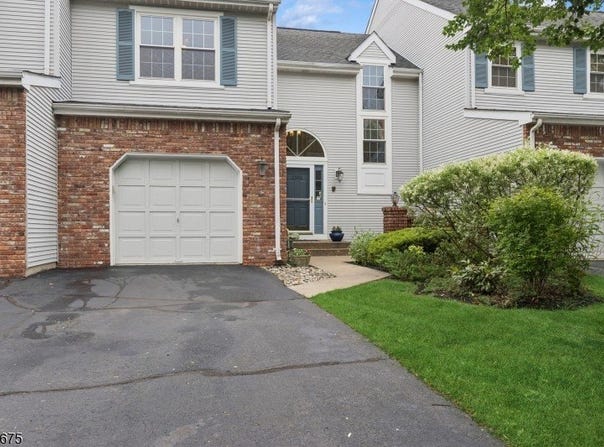 2105 Vroom Dr, Bridgewater Twp., NJ 08807-7003