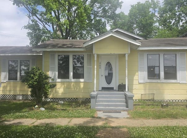 200 MARTIN WAY, Oak Grove, LA 71263