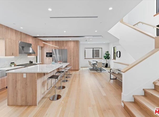 2108 Barry Ave, Los Angeles, CA 90025