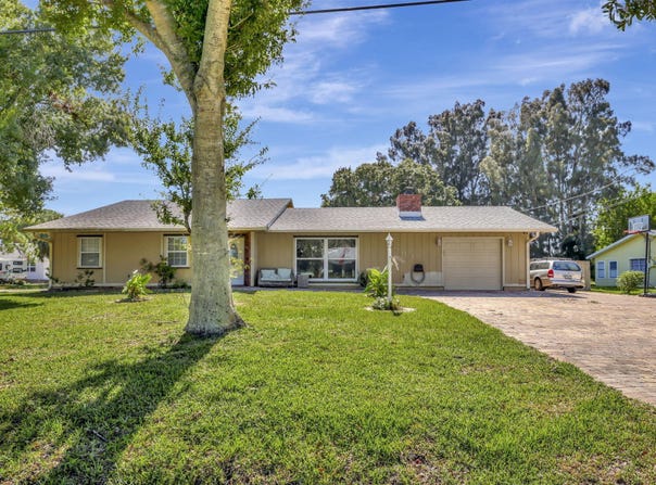 5903 Sunset Boulevard, Fort Pierce, FL 34950