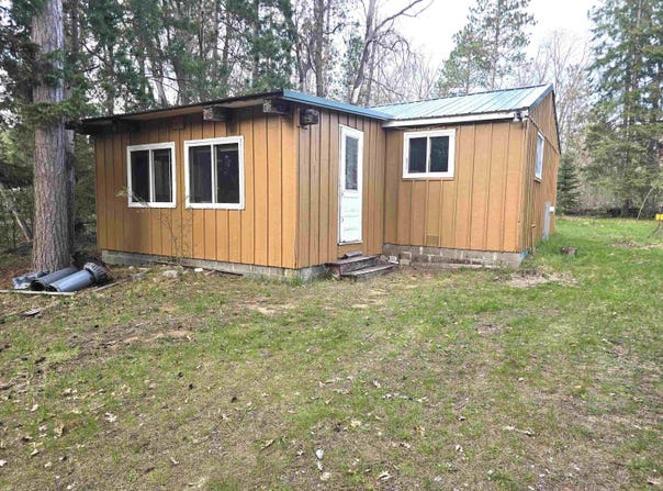N6740 S 2ND Street, CRIVITZ, WI 54114