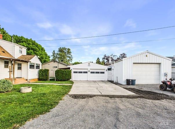 3422 6th St, Lewiston, ID 83501
