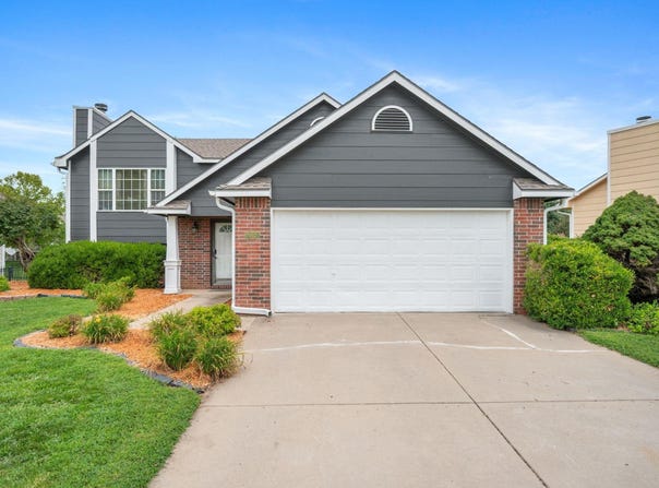 402 S Limuel St, Wichita, KS 67235-2010