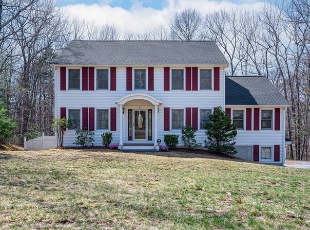 5 Ridge Road, Tyngsborough, MA 01879