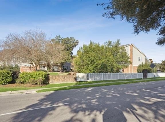 736 VILLAGE Road, Kenner, LA 70065
