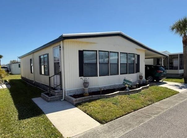 1071 Donegan Rd, Largo, FL 33771