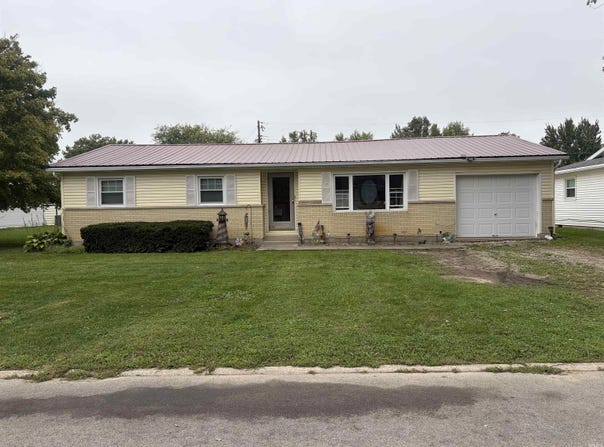 1366 W Arch Street, Portland, IN 47371