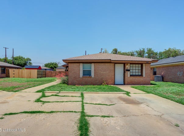 2304 40th Street, Lubbock, TX 79412