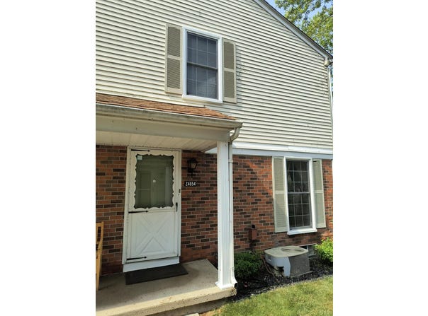 24654 Spring Lane, Harrison Township, MI 48045