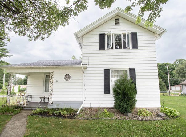 1109 S Van Buren Street, Auburn, IN 46706-2834