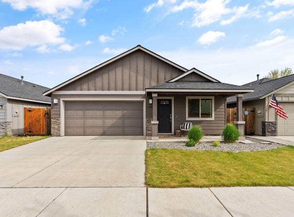 2985 NW Cedar Avenue, Redmond, OR 97756