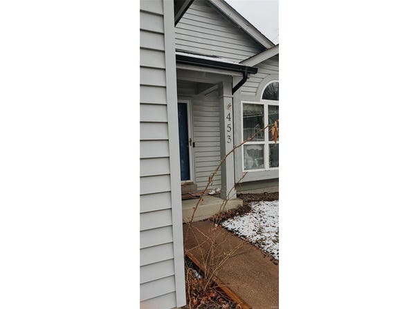 453 Seton Hall Court, Valley Park, MO 63088