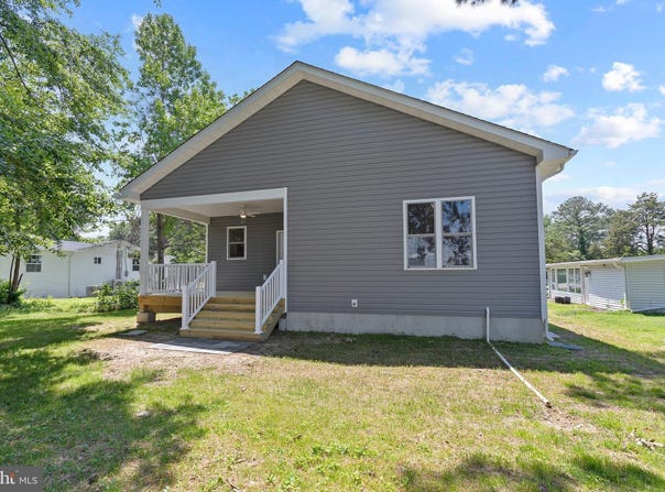 1448 HOLLY VISTA, COLONIAL BEACH, VA 22443