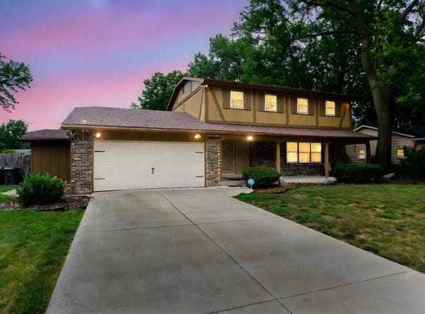 5653 Danbury Drive, South Bend, IN 46614