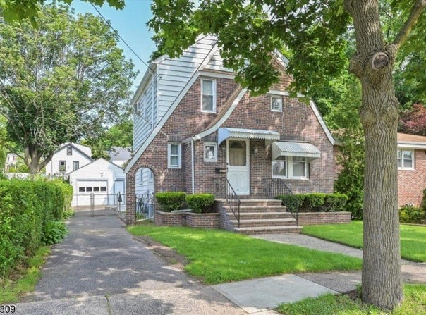 43 Hall St, Clifton City, NJ 07014-1806