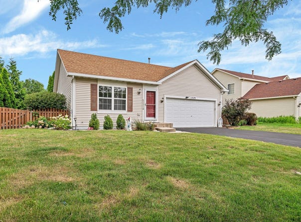 1429 BLUESTEM Lane, Minooka, IL 60447
