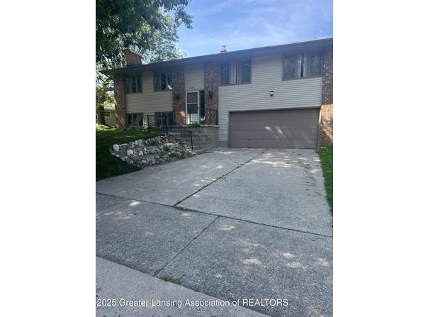 2186 Tamarack Drive, Okemos, MI 48864