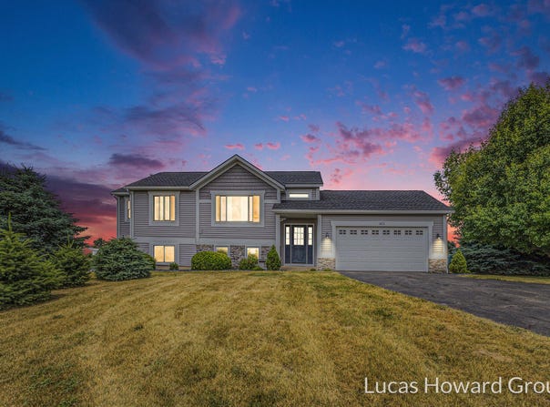 3475 Lone Oak Lane, Dorr, MI 49323