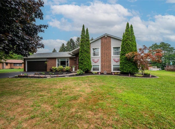1454 Loughton Drive, Webster, NY 14580