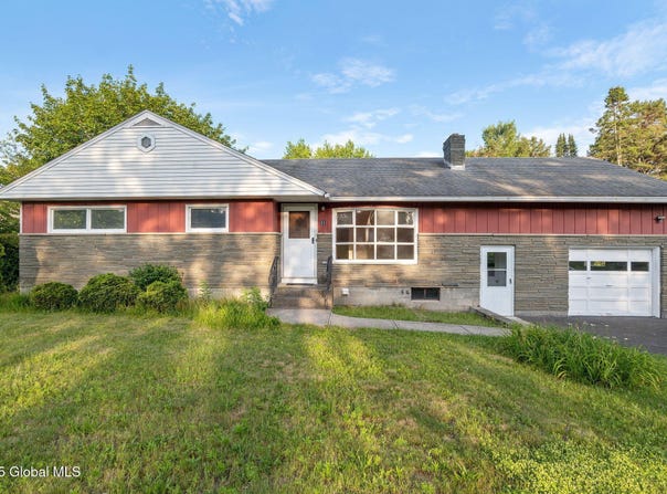 11 Drawbridge Drive, Guilderland, NY 12203