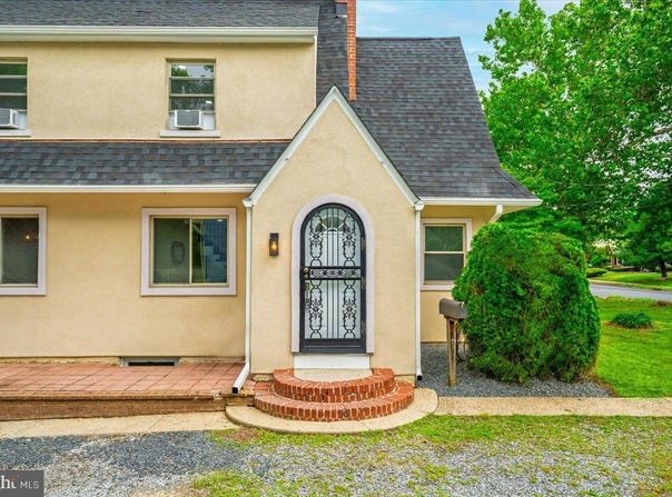 1011 PARKSIDE AVE, EWING, NJ 08618