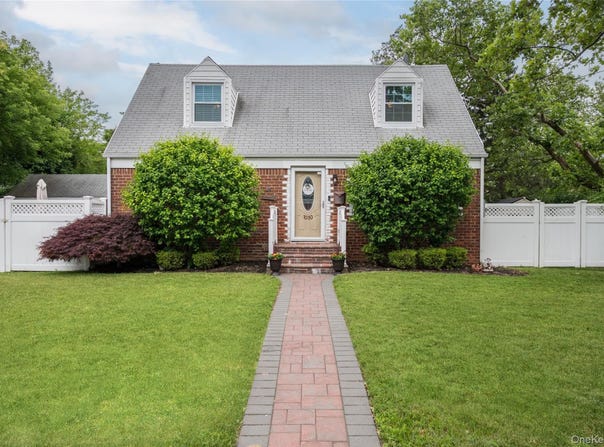 1030 North Drive, Merrick, NY 11566