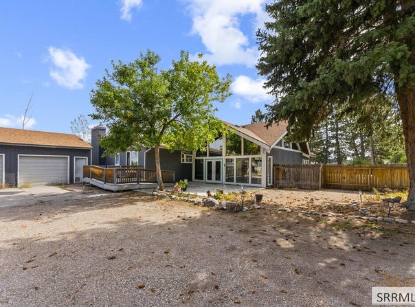 4011 E 49th S, Ammon, ID 83406