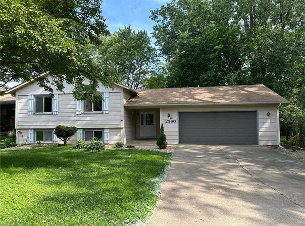 2360 3rd Street NW, New Brighton, MN 55112