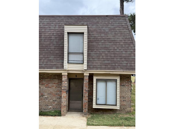 6561 S POPLAR WOODS Cir, Germantown, TN 38138