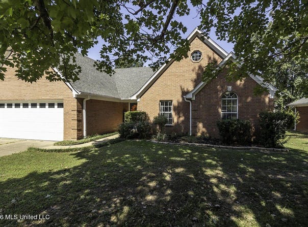 6890 Ranch Ridge Cove, Walls, MS 38680