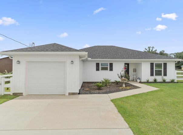 3521 Godwin Rd, Jay, FL 32565