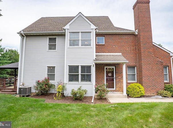 8041 CROSS CREEK CIRCLE, BREINIGSVILLE, PA 18031