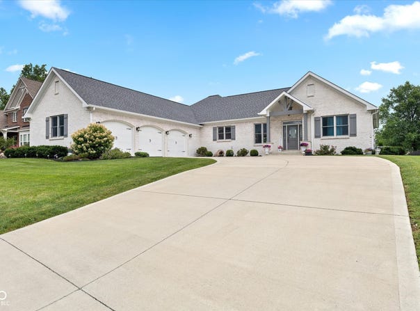 5156 Fairview Court, Avon, IN 46123