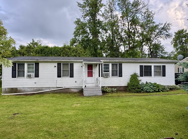 1 Edgewood Boulevard, Plattsburgh, NY 12901