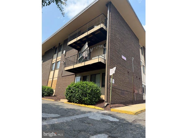 3904 STONE GATE Drive, SUITLAND, MD 20746