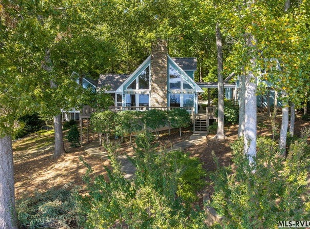 239 Colonial Drive, Bracey, VA 23919
