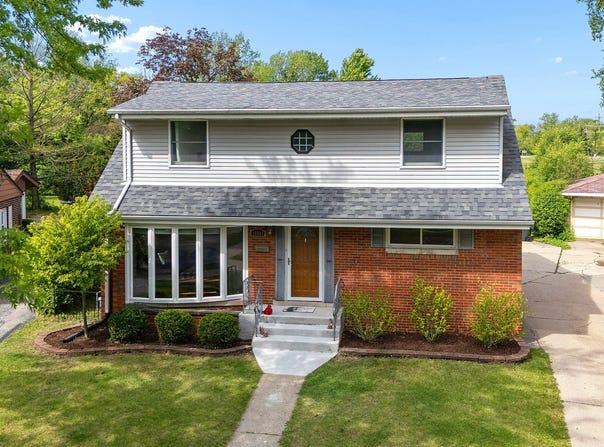 18646 Golfview Avenue, Homewood, IL 60430