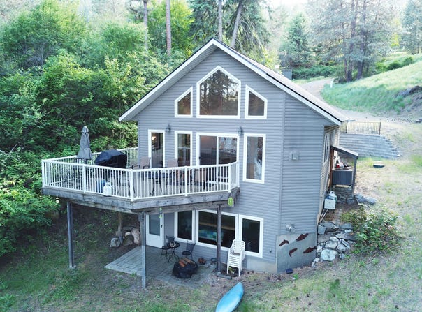 2122 NORTHPORT FLAT CREEK RD, KETTLE FALLS, WA 99141