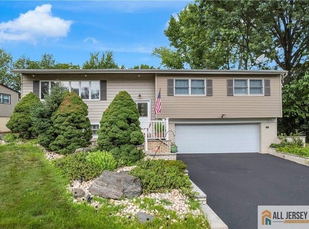 21 Wilk Road, Edison, NJ 08837