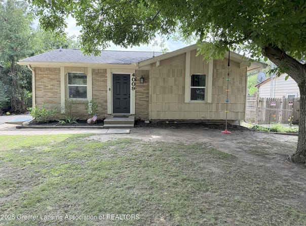 4009 Heathgate Drive, Lansing, MI 48911